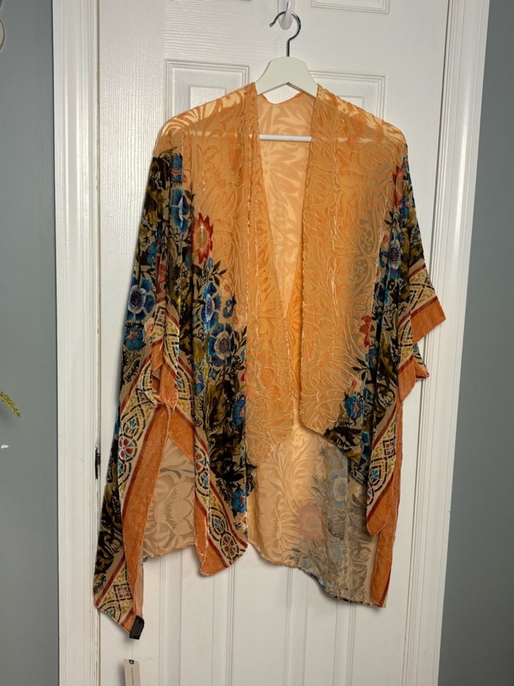 NWT Anthropologie Saachi Peach Floral Kimono One Size